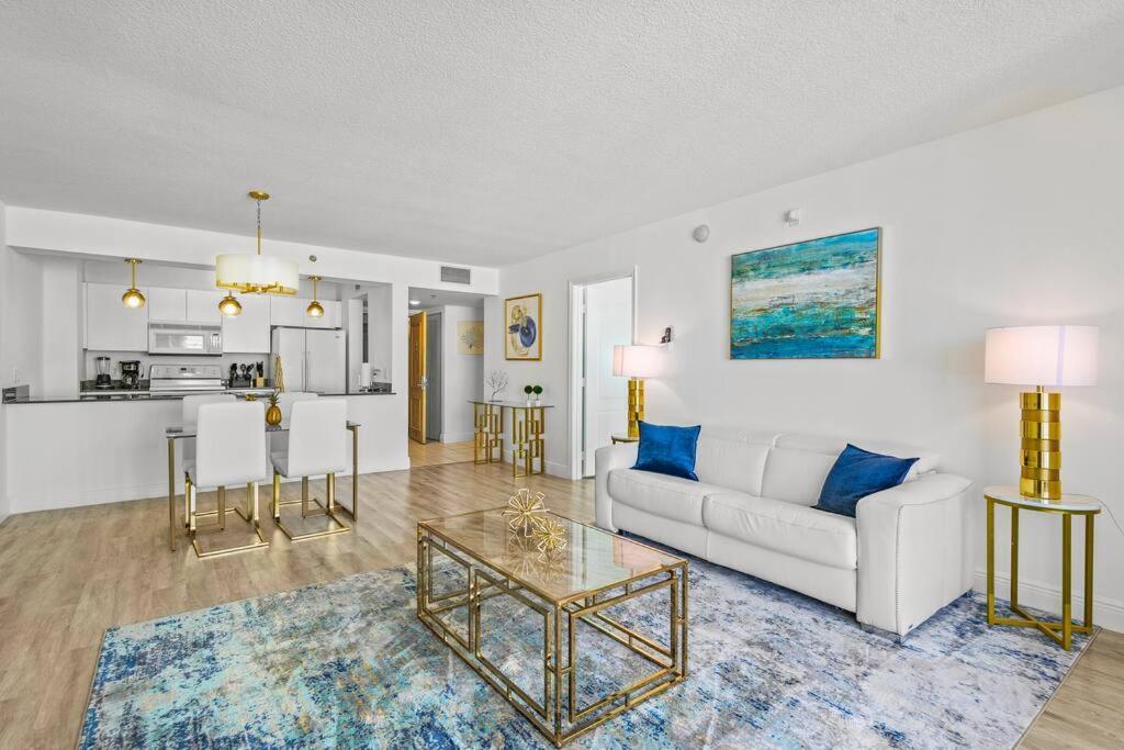 High Floor Unit Located In Brickell - Free Parking Apartment Маями Екстериор снимка