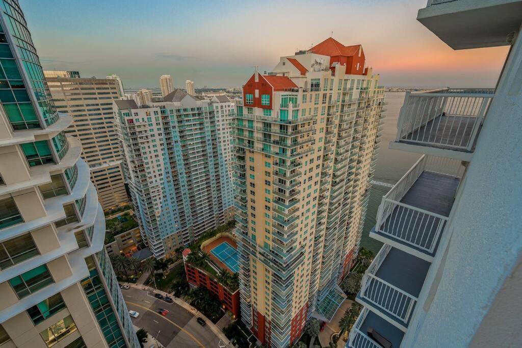 High Floor Unit Located In Brickell - Free Parking Apartment Маями Екстериор снимка