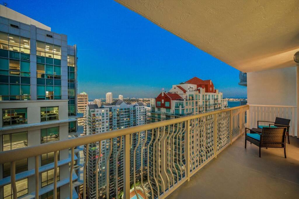 High Floor Unit Located In Brickell - Free Parking Apartment Маями Екстериор снимка