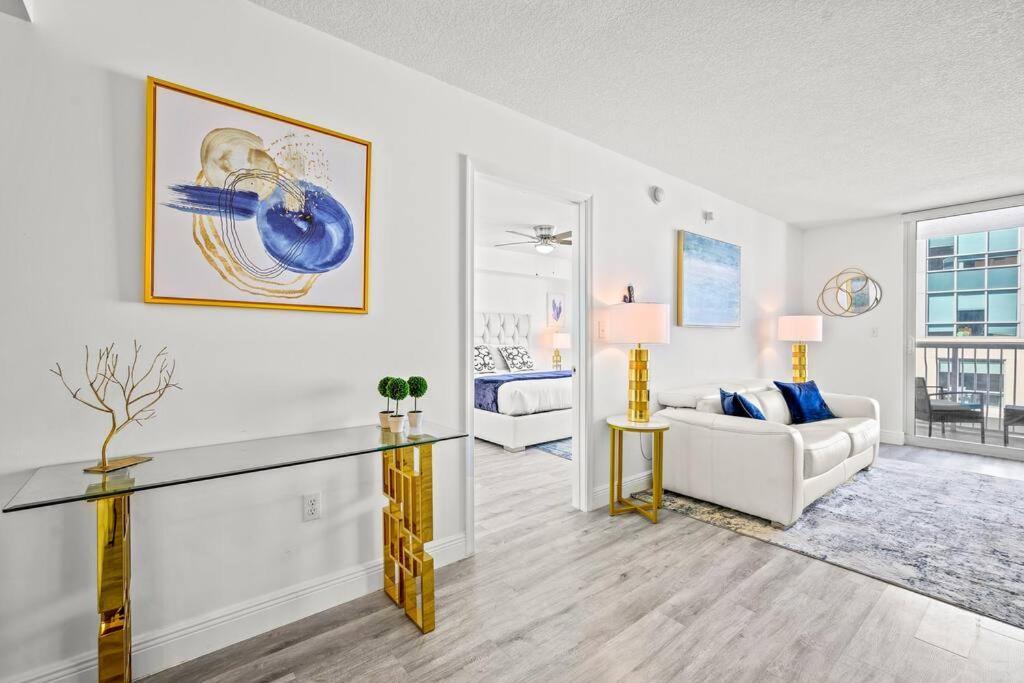 High Floor Unit Located In Brickell - Free Parking Apartment Маями Екстериор снимка