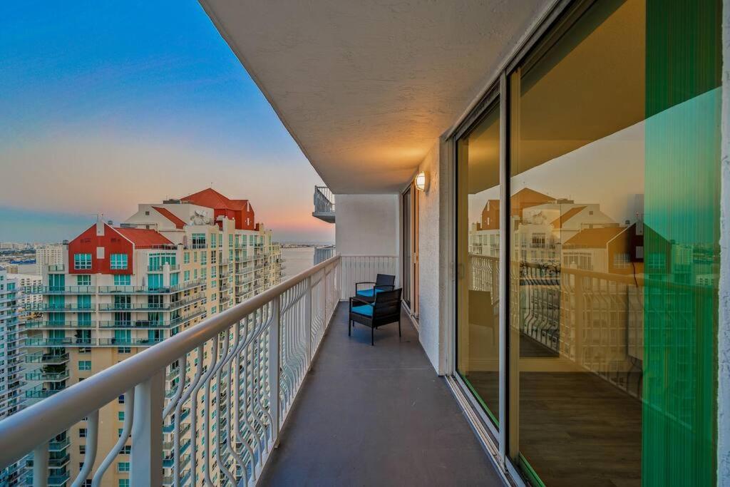 High Floor Unit Located In Brickell - Free Parking Apartment Маями Екстериор снимка