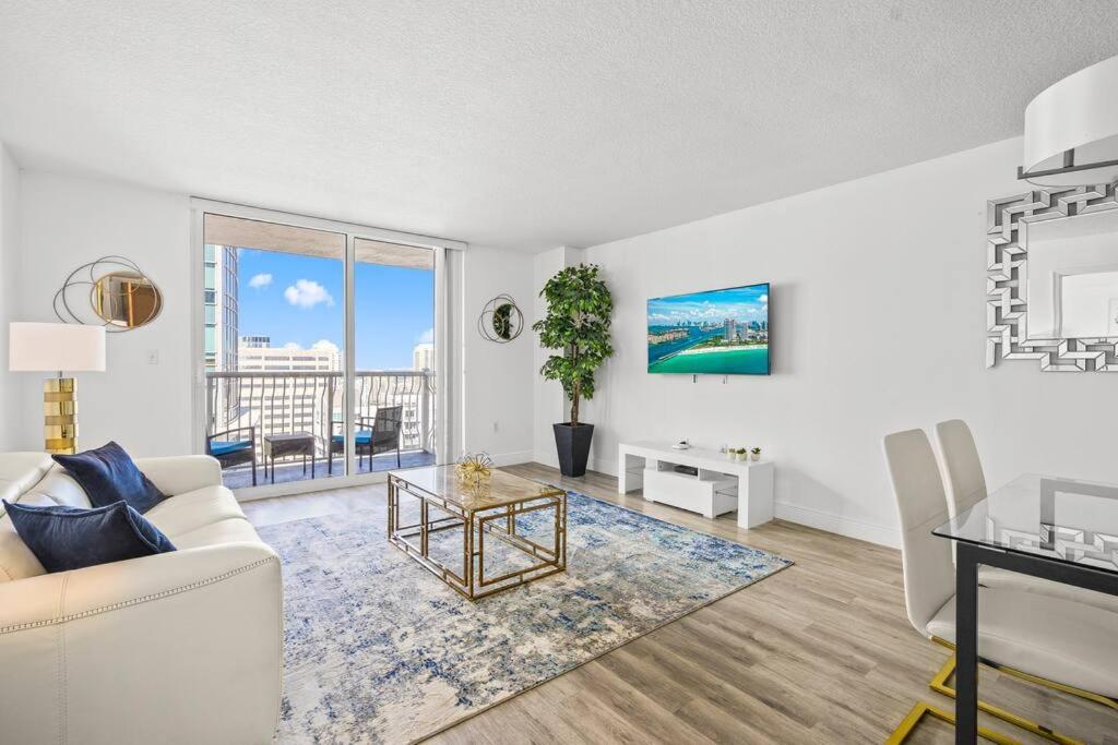 High Floor Unit Located In Brickell - Free Parking Apartment Маями Екстериор снимка